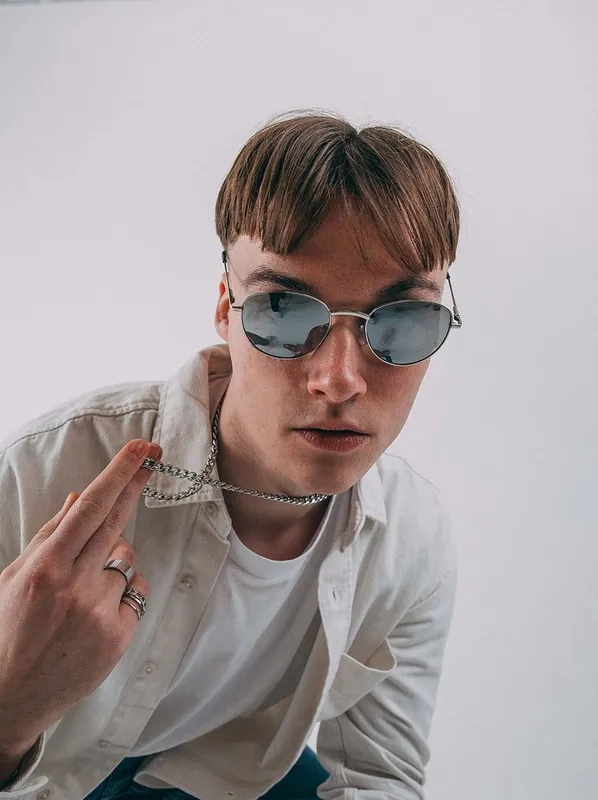 Round Metal Frame Sunglasses - SVNX