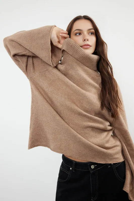 Oversized Turtleneck Knit Jumper - WOVCOR