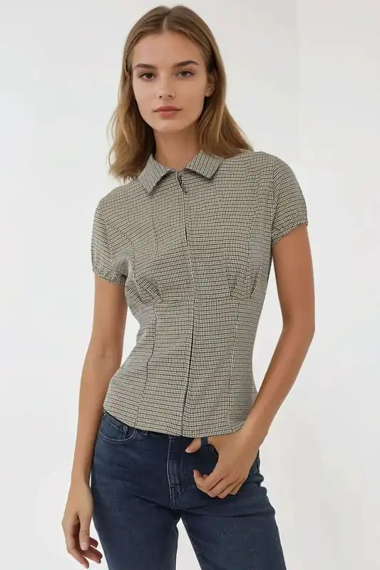 Fitted Plaid Crew Neck Zippered Top - Hiccup