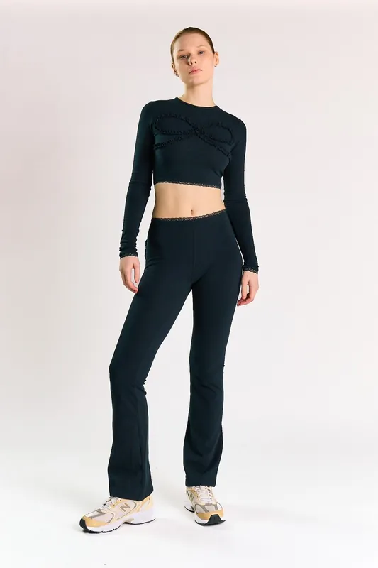 Slim Kick Flare Legging - Shnoo