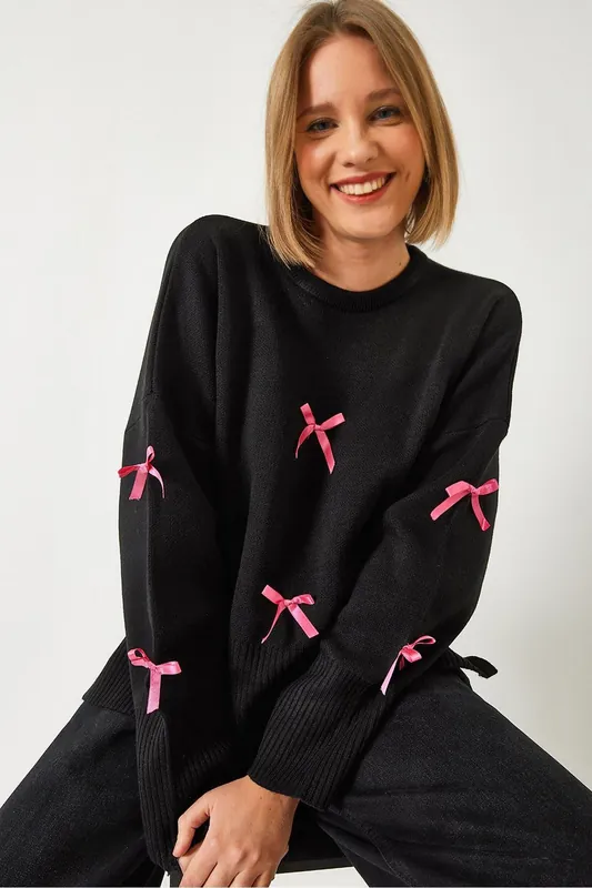 Patterned Acrylic Crew Neck Sweater with Bow Detail - Bianco Lucci