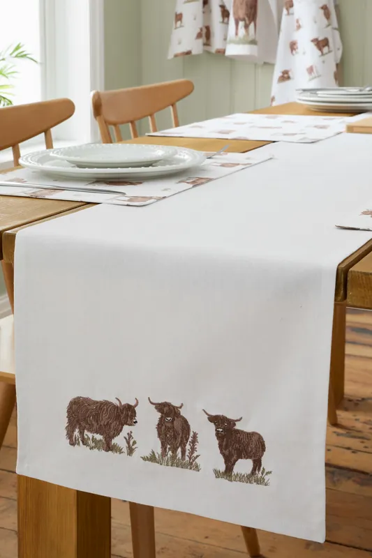 'Angus Highland Cow' Cotton 33x220cm Dining Table Runner - Catherine Lansfield