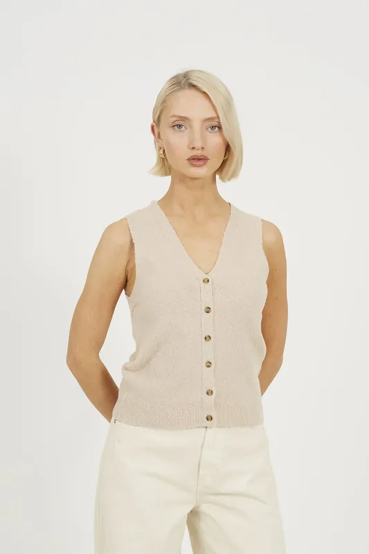 Mossy Yarn V-Neck Knitted Waistcoat