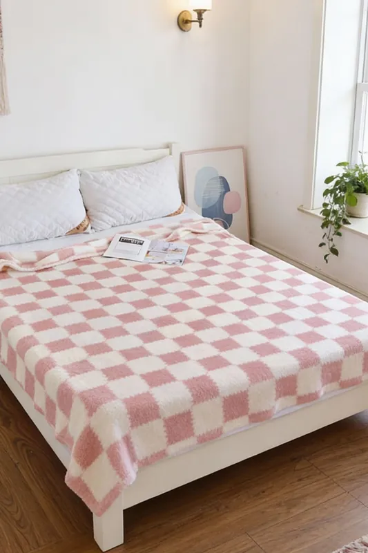 Flannel Soft Lightweight Checkered Throw Blanket for Couch & Bed - Living and Home