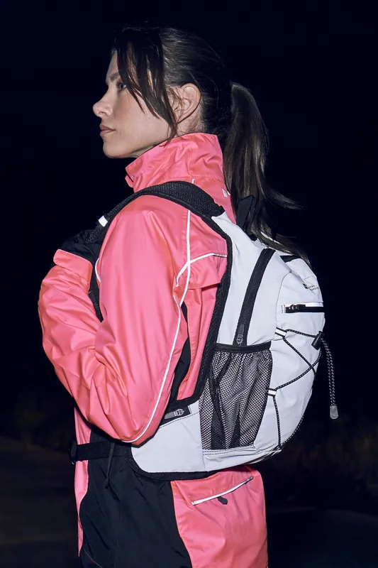 Lightweight Reflective Padded Mesh Shoulder Straps 6L Track Hydro Bag - Mountain Warehouse