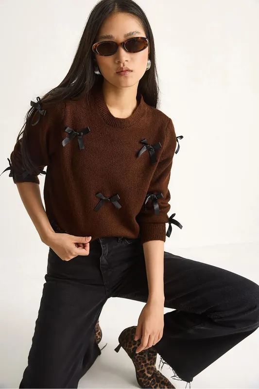 Bow Detailed Crew Neck Sweater - Bianco Lucci