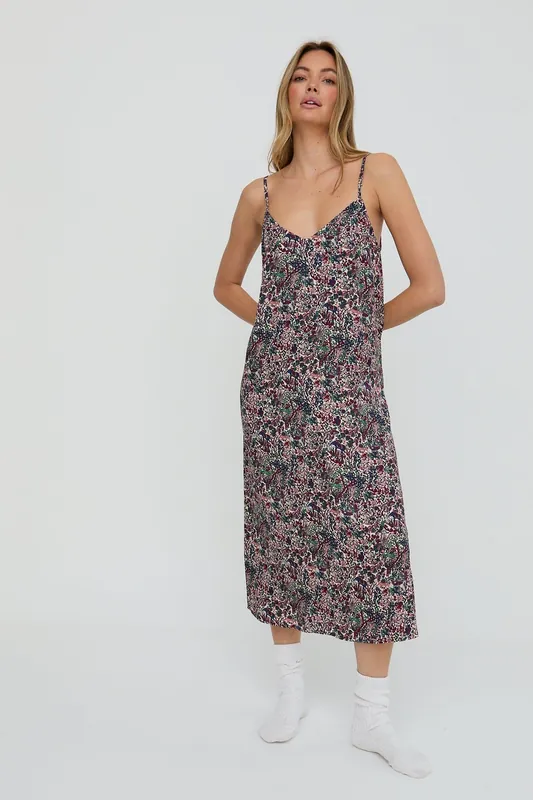 Rosie V-Neck Forest Floral Print Nightie In Multi
