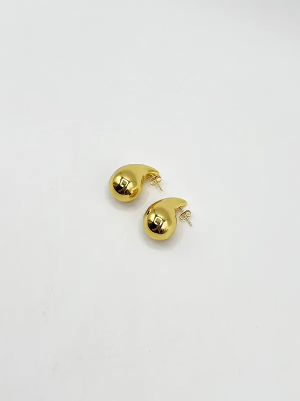 Chunky Droplet Earrings in Gold - SVNX