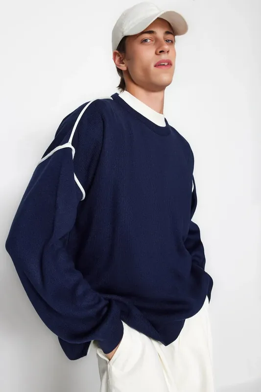 Crew Neck Knit Jumper with Piping Detail - WOVCOR