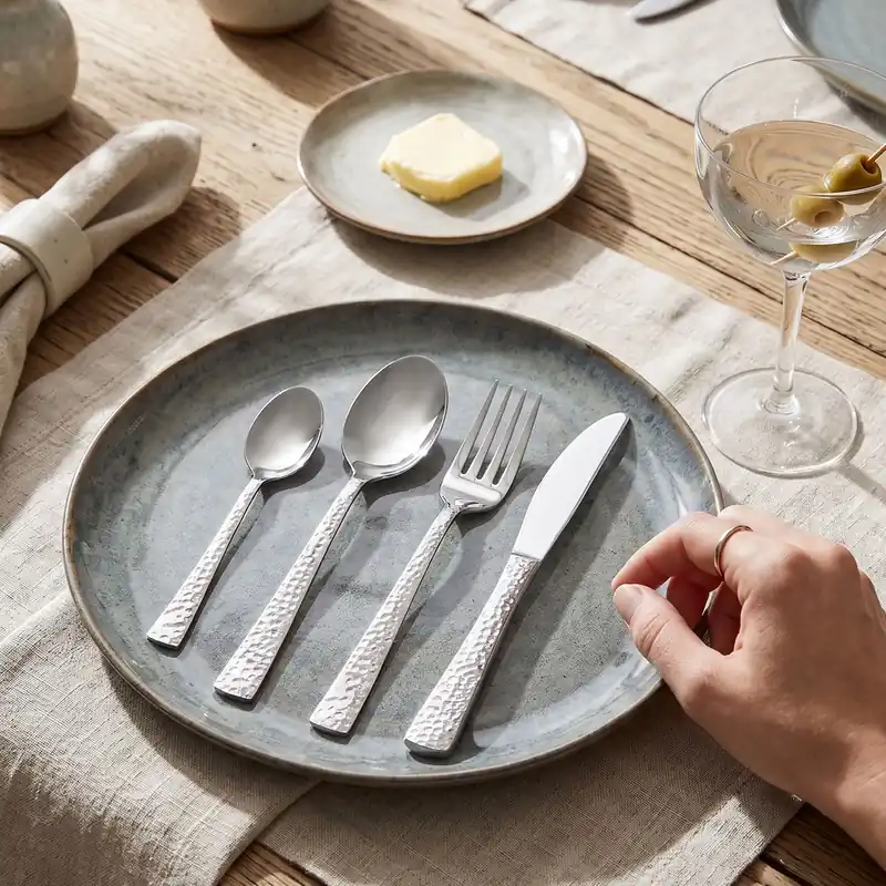 24-Piece Cutlery Set, Stainless Steel Flatware for Dining, Includes Knives, Forks, Spoons, & Teaspoons