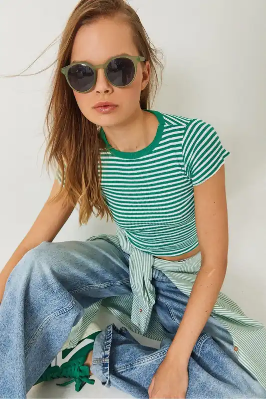Striped Ribbed Crop Top with Crew Neck - Bianco Lucci