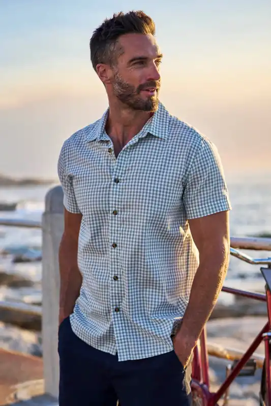 Weekender' Short Sleeved Travelling Camping Tee Shirt - Mountain Warehouse