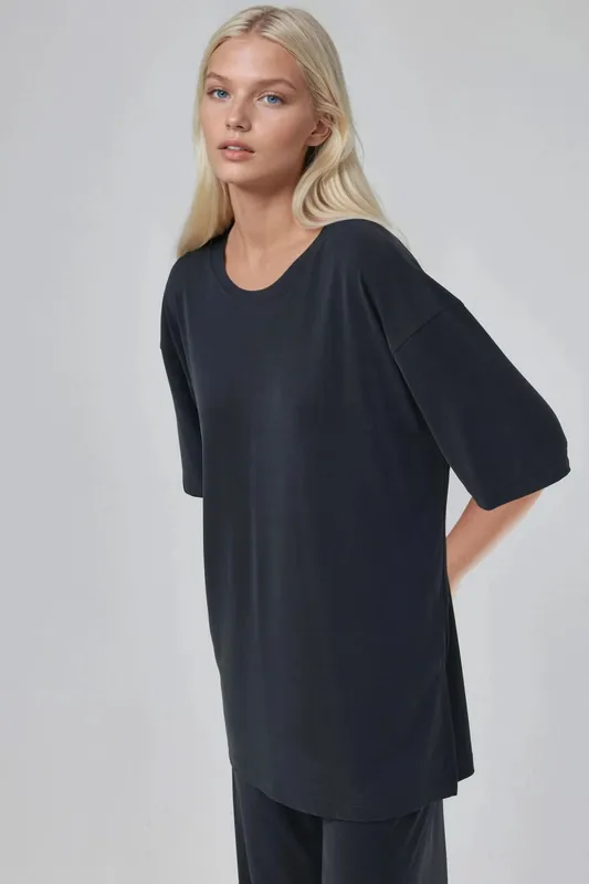 Slit Detailed Crew Neck Short Sleeve T-Shirt
