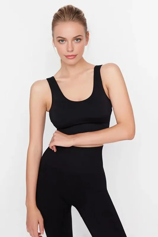 Seamless Scoop Neck Wide Strap Supportive Sports Bra - WOVCOR