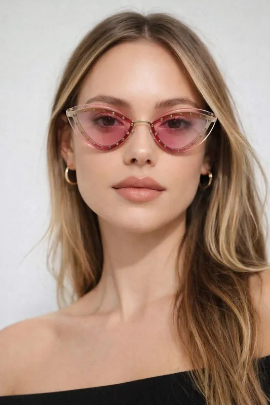 Cat-Eye Sunglasses in Pink