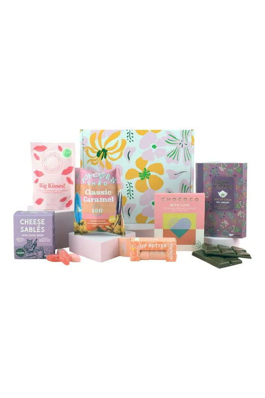 Sweet Treats with Tea Gift Set - Spicers of Hythe Ltd