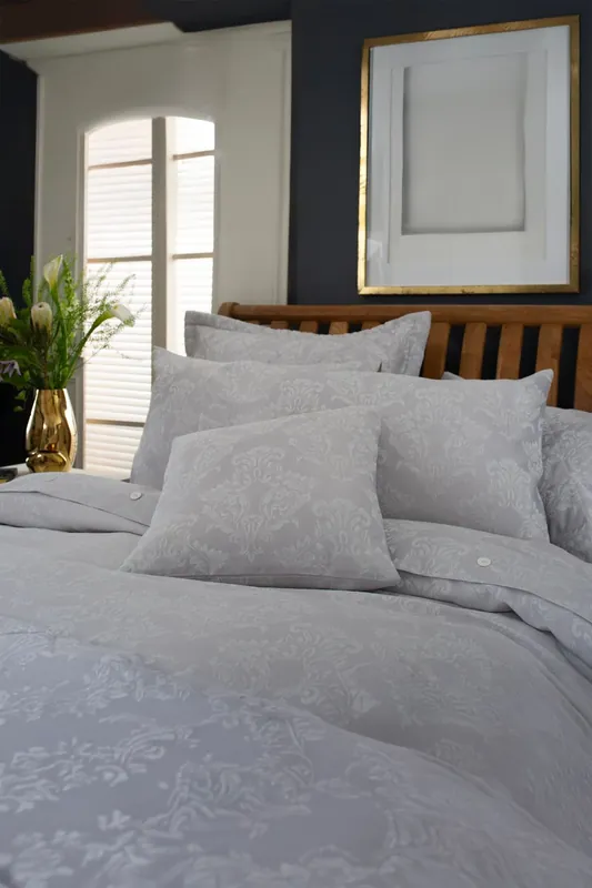 Versailles Luxury Jacquard Duvet Cover Bedding Set – Classic Damask Design – Cotton Blend | Deyongs 1846 - The Lyndon Company