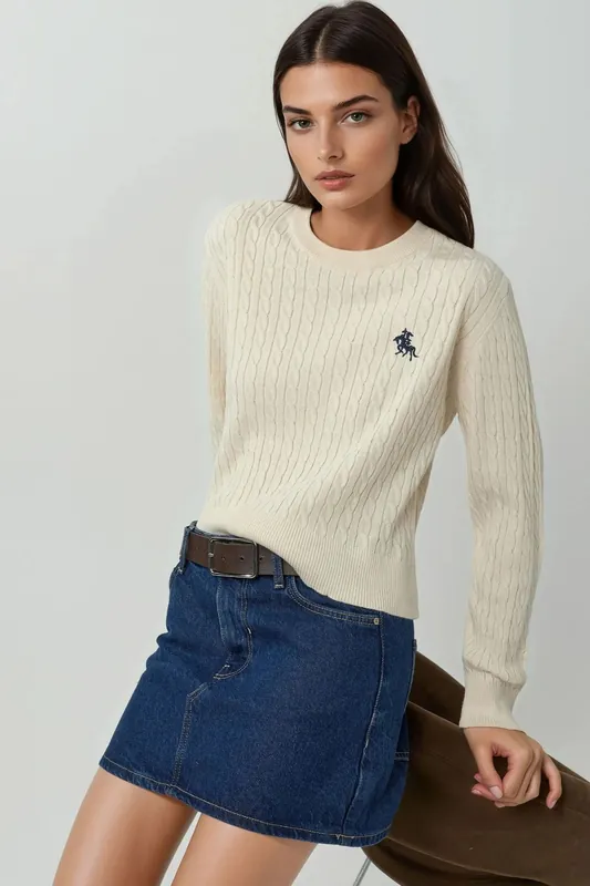 Embroidered Sweater with Hair Braid Pattern - Hiccup