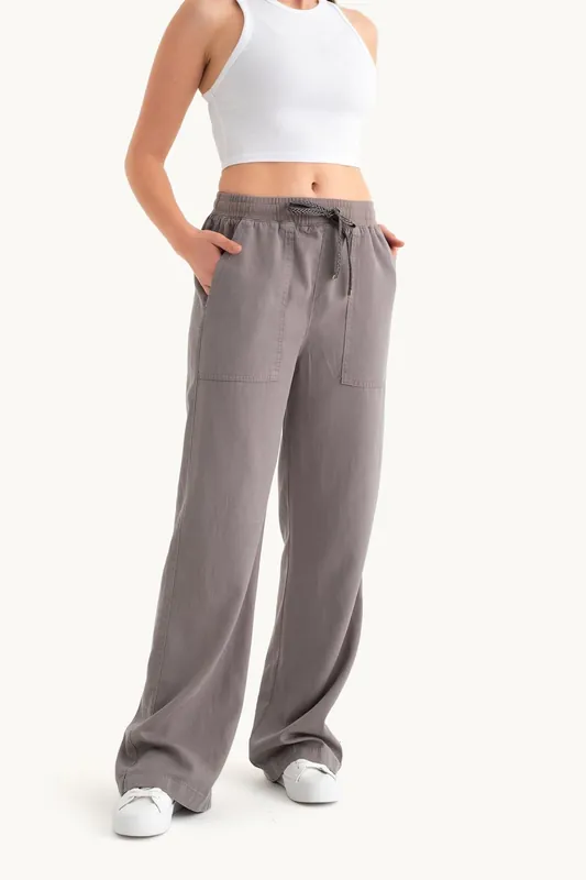 Mid Rise Drawstring Wide Leg Trousers with a Pocket detail - Hiccup