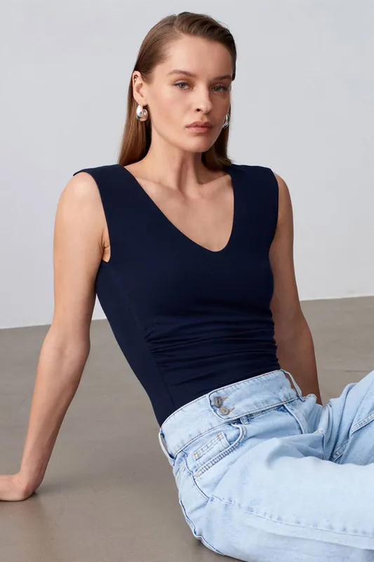 Sleeveless V-Neck Slim Fit Blouse