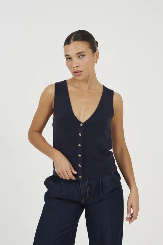 Mossy Yarn V-Neck Knitted Waistcoat