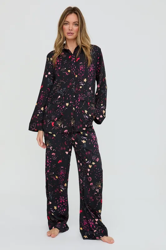 Evie Long Sleeve Love Letter Print Pyjama Set In Black - Lily and Lionel