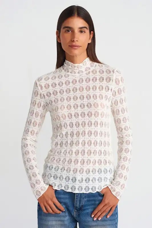 Slim Fit Lace Turtleneck Blouse - Dilvin