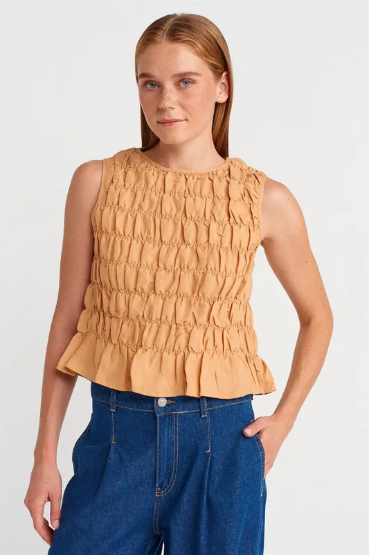 Women's Crop Blouse With Crew Neck And Buttons - Dilvin