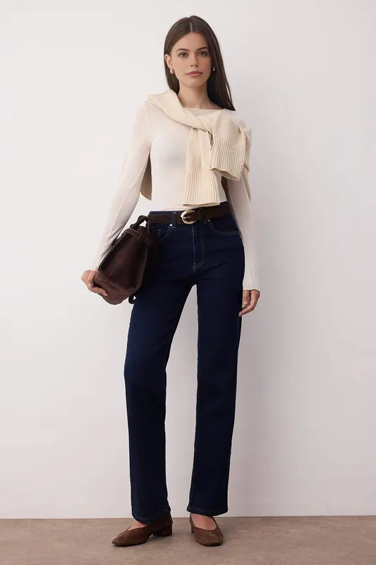 Normal Waist Straight Leg Comfort Jeans - WOVCOR