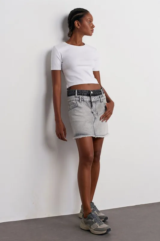 Women's Mid-Waist Mini Denim Skirt