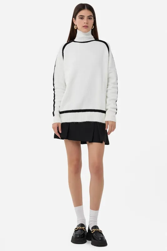 Oversized Knit Sweater with Contrast Detail - Hiccup