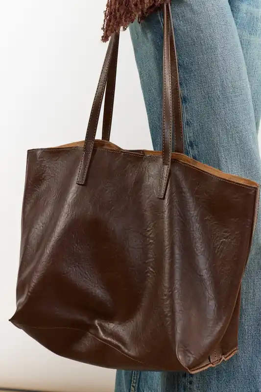 Textured PU tote bag - Shnoo