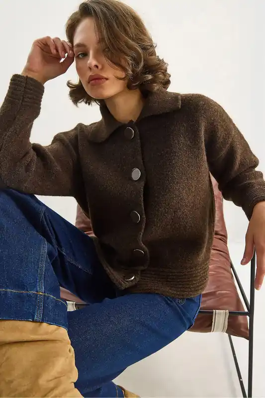 Knit Cardigan with Button Closure - Bianco Lucci
