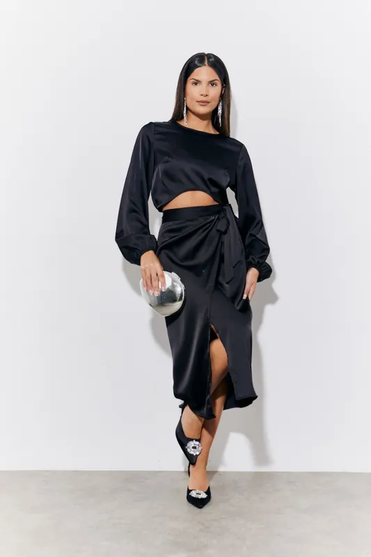 Black Curved Hem Satin Top - In The Style