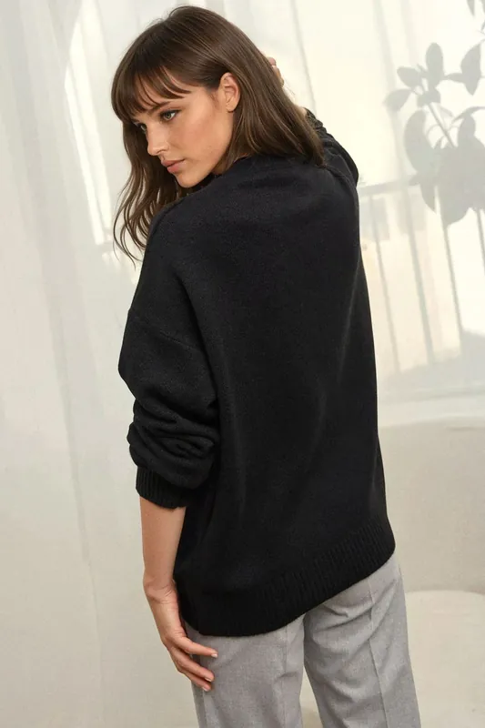 Cozy Crew Neck Knit Sweater - Hiccup