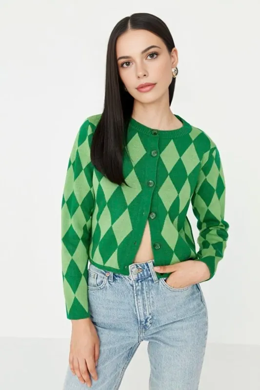 Crop Argyle Ribbed Knit Cardigan with Button Front - WOVCOR