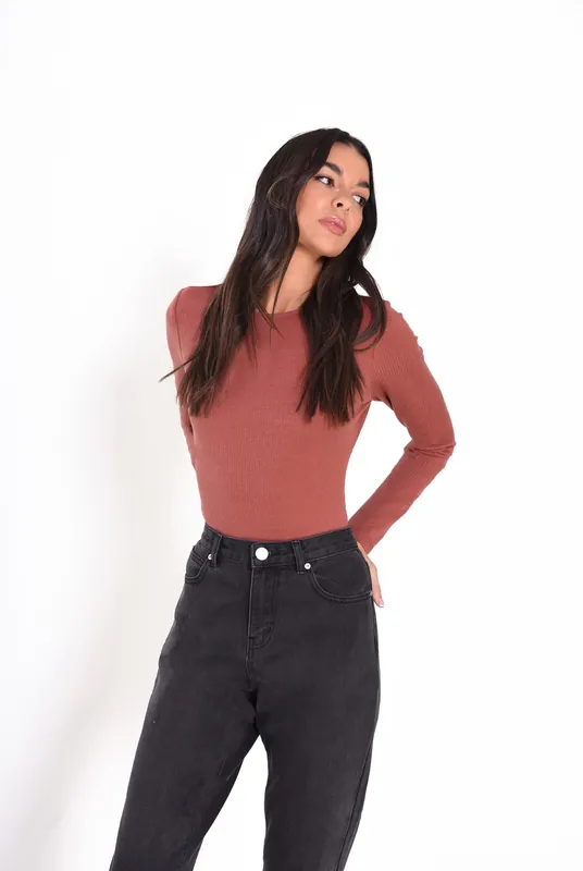 Straight Leg Slim Fit Jeans - Shnoo