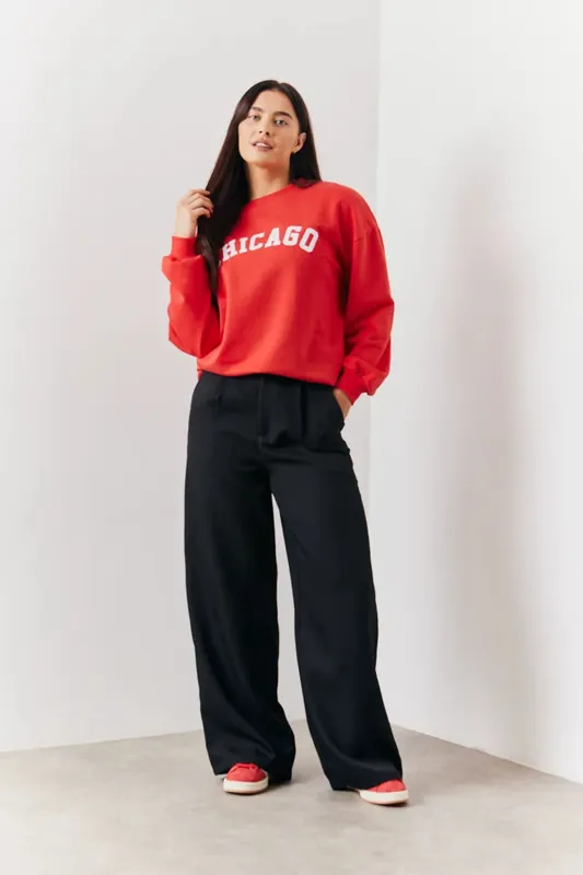 Red Chicago Slogan Sweatshirt - In The Style