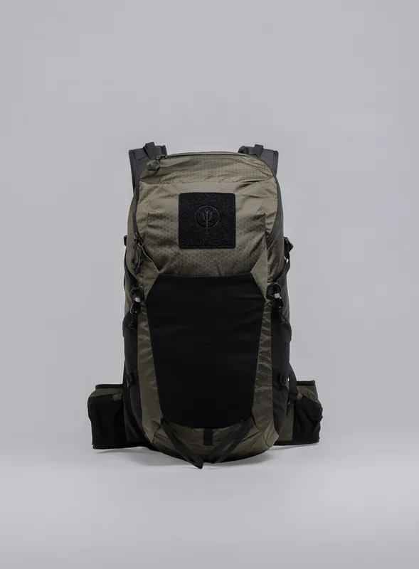 PINNACLE 28L HIKING BACKPACK - Bags