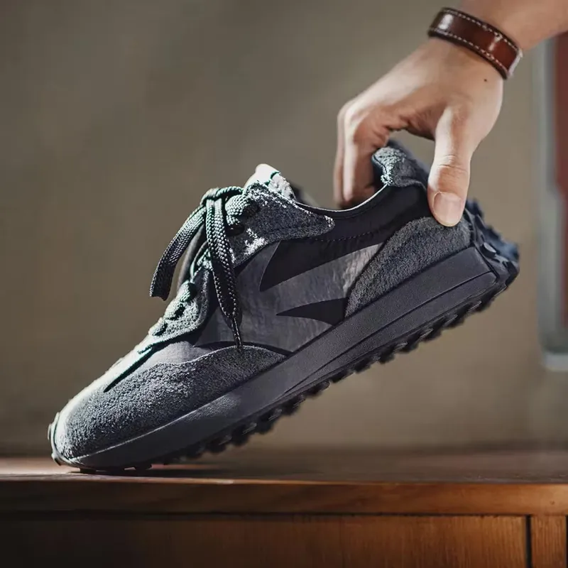 Tom Hollinger | Low-top jogging sneakers