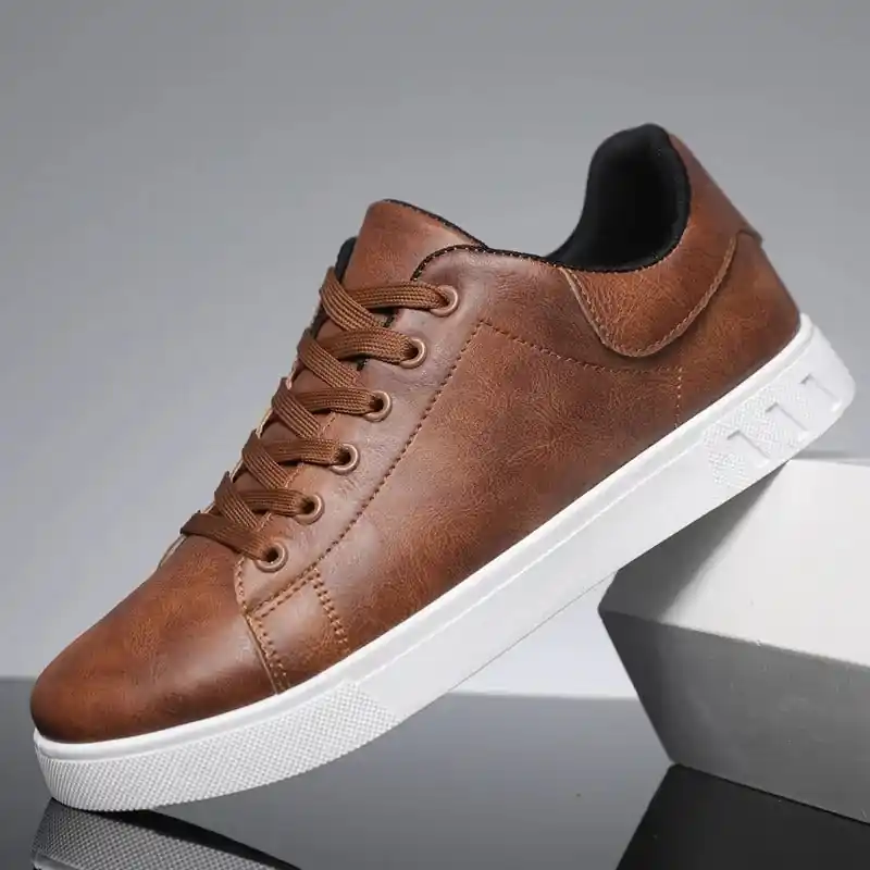 Tom Hollinger | Classic sneaker in leather look - TomHollinger