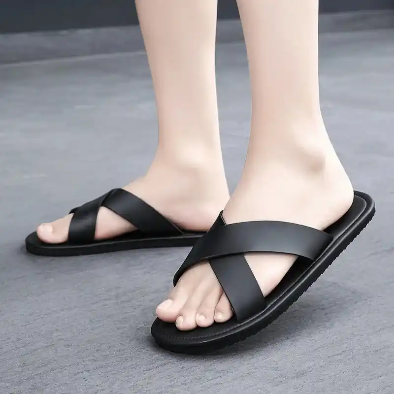 Tom Hollinger | Minimalist cross-strap sandals