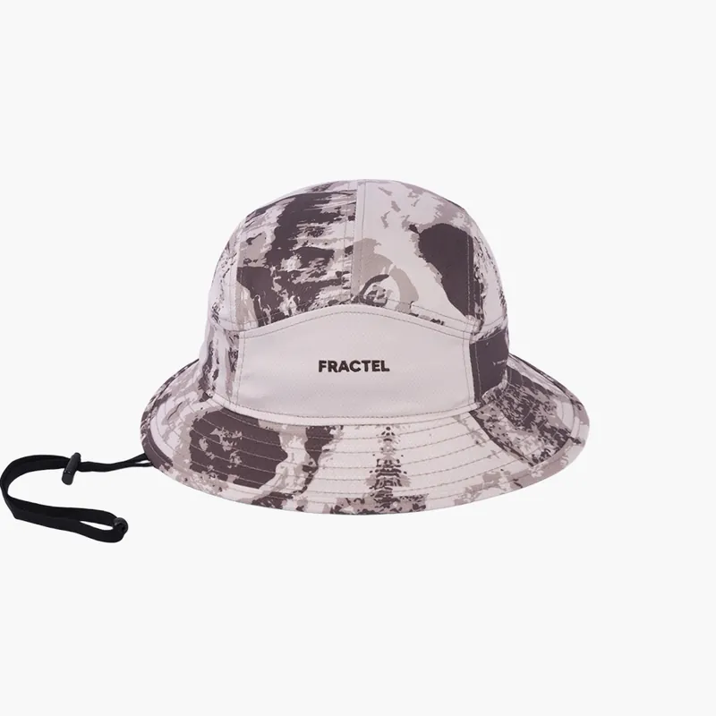 B-ECHO POINT Bucket Hat