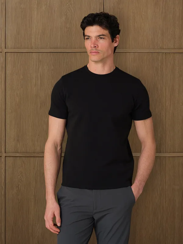 FORM T-SHIRT - BLACK